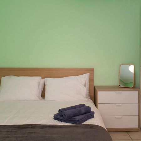 3 Bedroom Comfortable Apartment Gtd31506 Атина Екстериор снимка